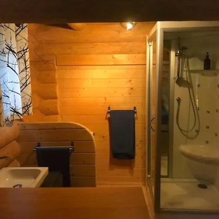 Les Pins Blancs Chalet *