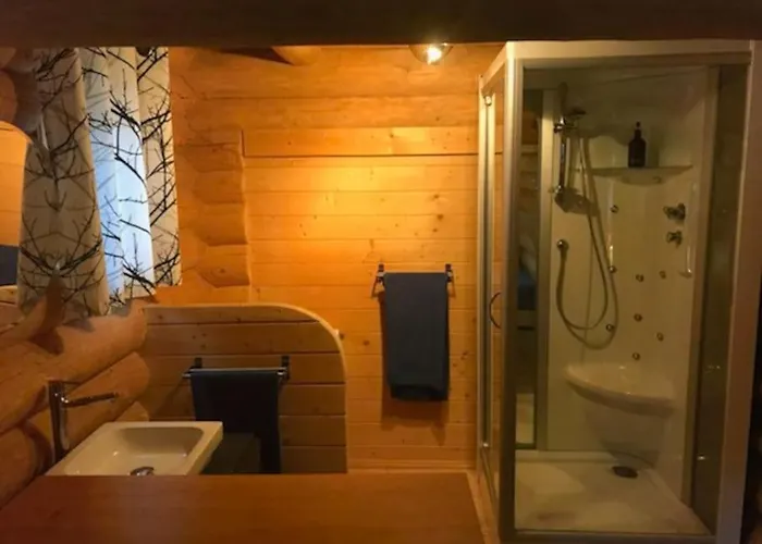 Les Pins Blancs Chalet *