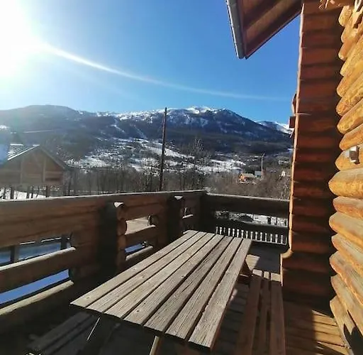 Les Pins Blancs Chalet *